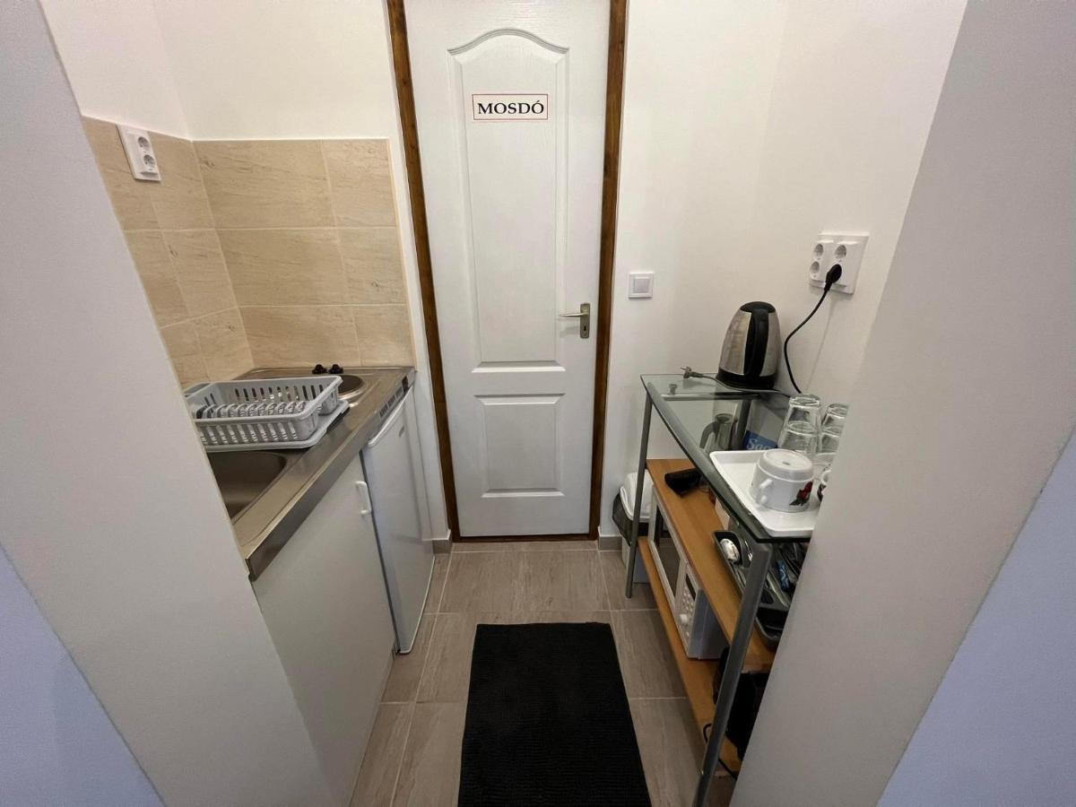 Komáromi Vendégház Erdőhorváti Extérieur photo