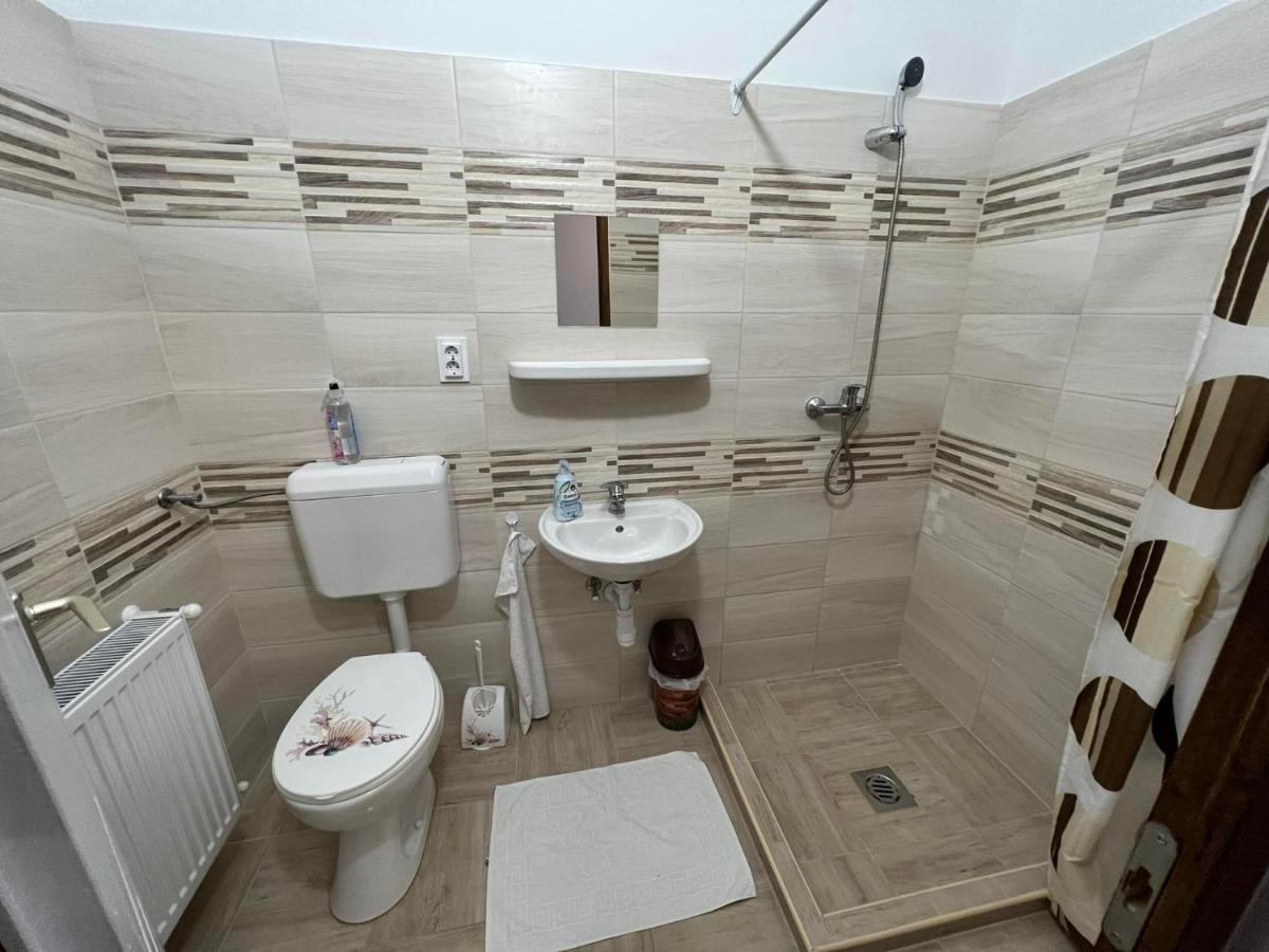 Komáromi Vendégház Erdőhorváti Extérieur photo
