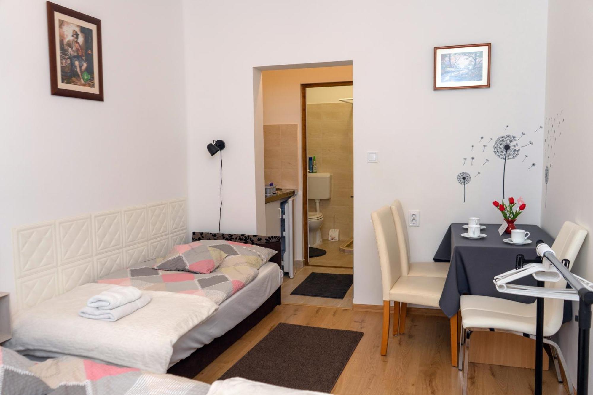 Komáromi Vendégház Erdőhorváti Extérieur photo