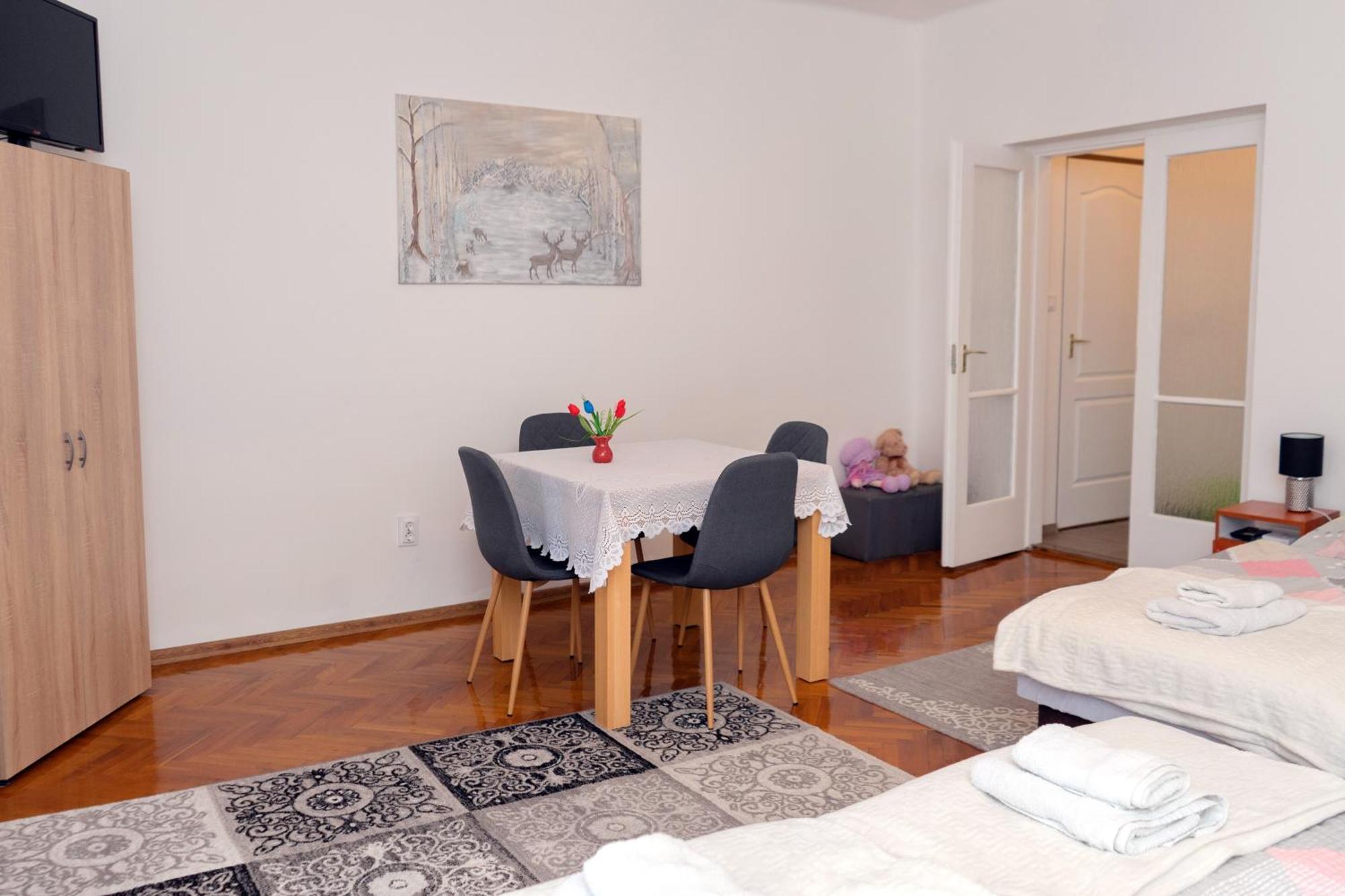 Komáromi Vendégház Erdőhorváti Extérieur photo