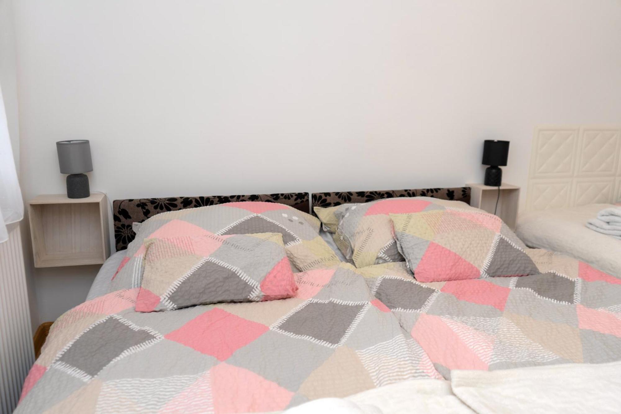 Komáromi Vendégház Erdőhorváti Extérieur photo