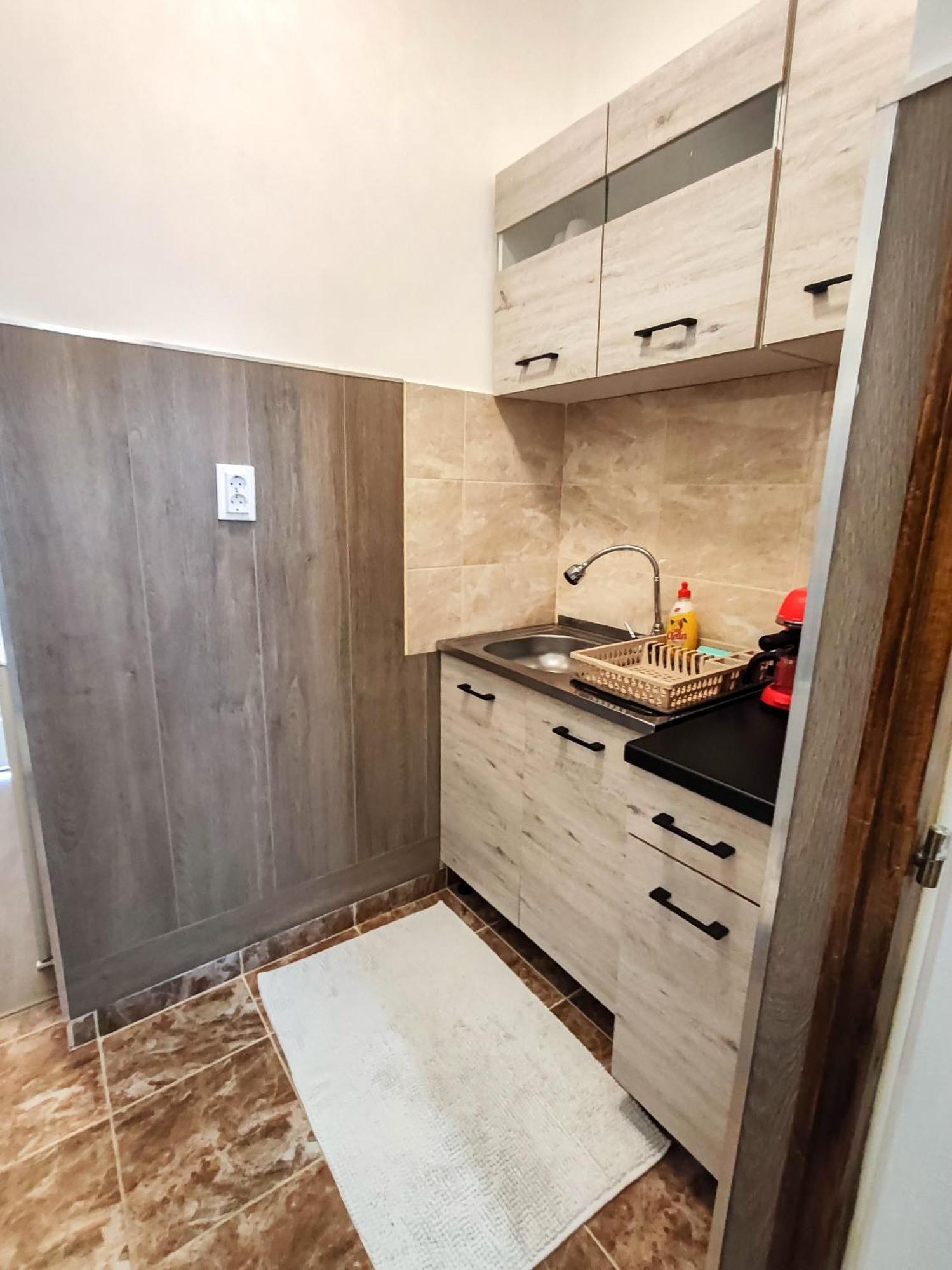 Komáromi Vendégház Erdőhorváti Extérieur photo
